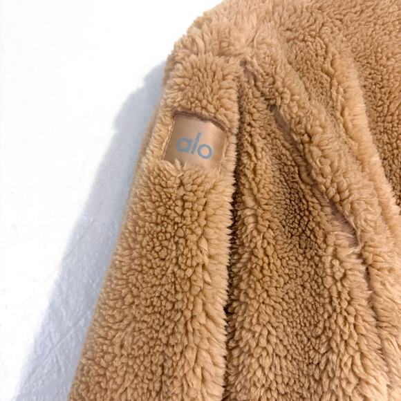ALO YOGA Oversized Sherpa Trench Coat in Camel Size S - Picture 12 of 16